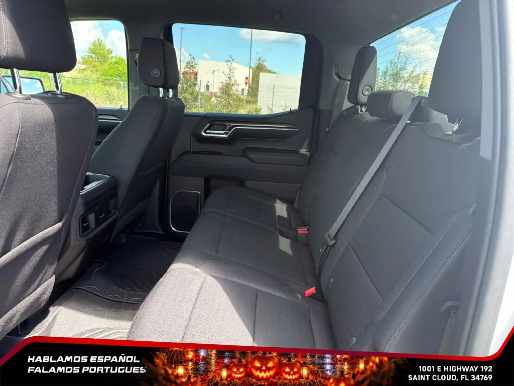 Used 2023 SUMMIT WHITE Chevrolet RST image 27