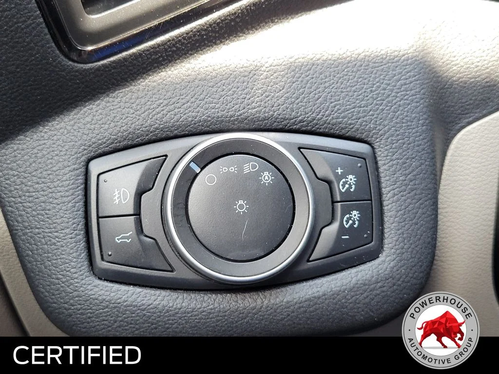Used 2017 White Ford Titanium image 29