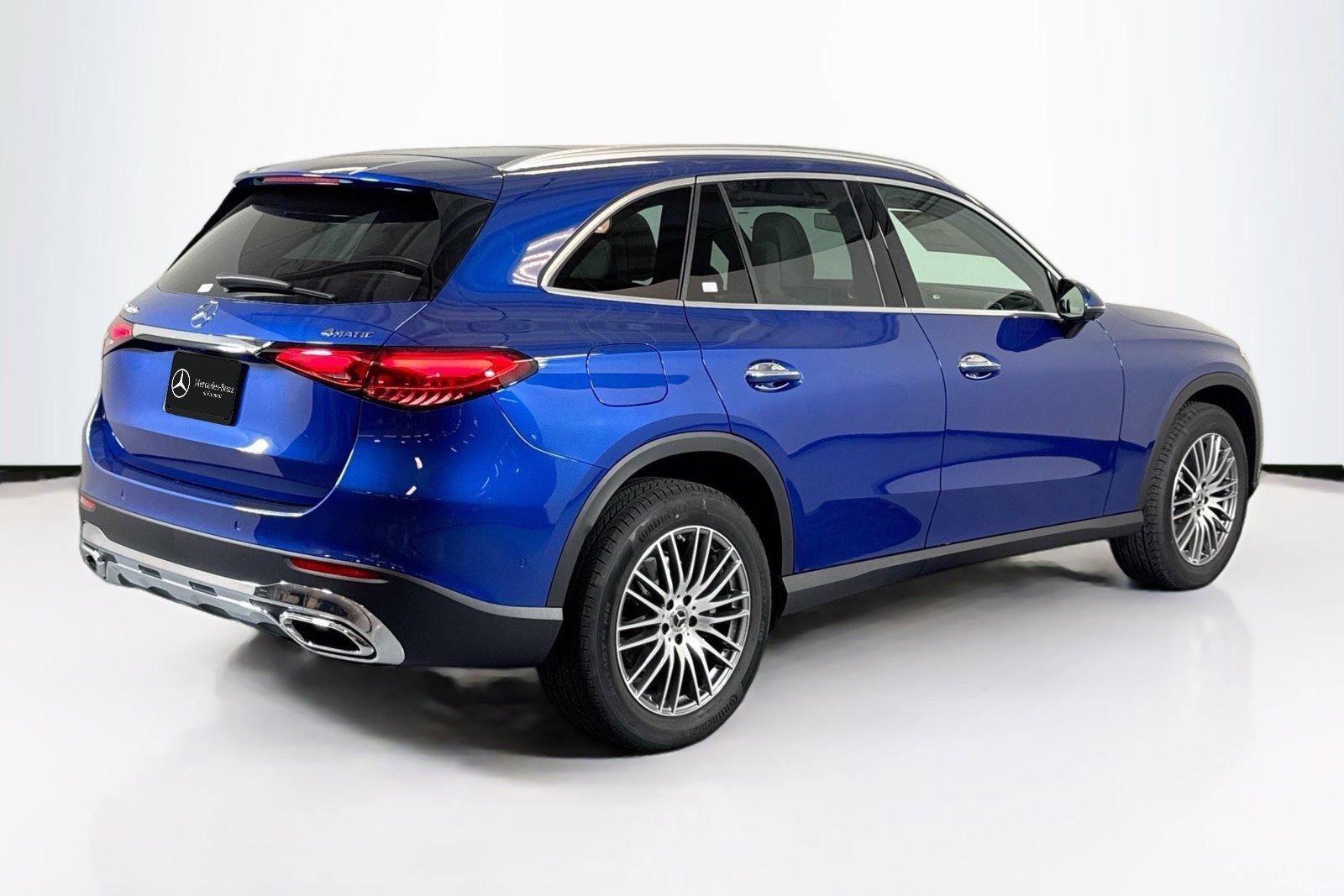 New 2026 Black Mercedes-Benz GLC 300 image 5