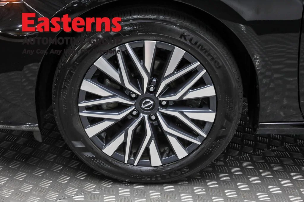 Used 2024 Black Nissan 2.5 SV image 30