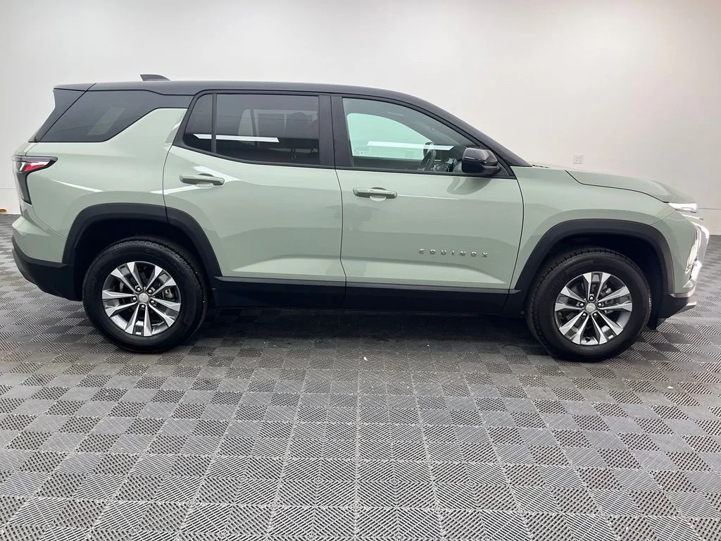 Used 2025 Green Chevrolet LT image 7