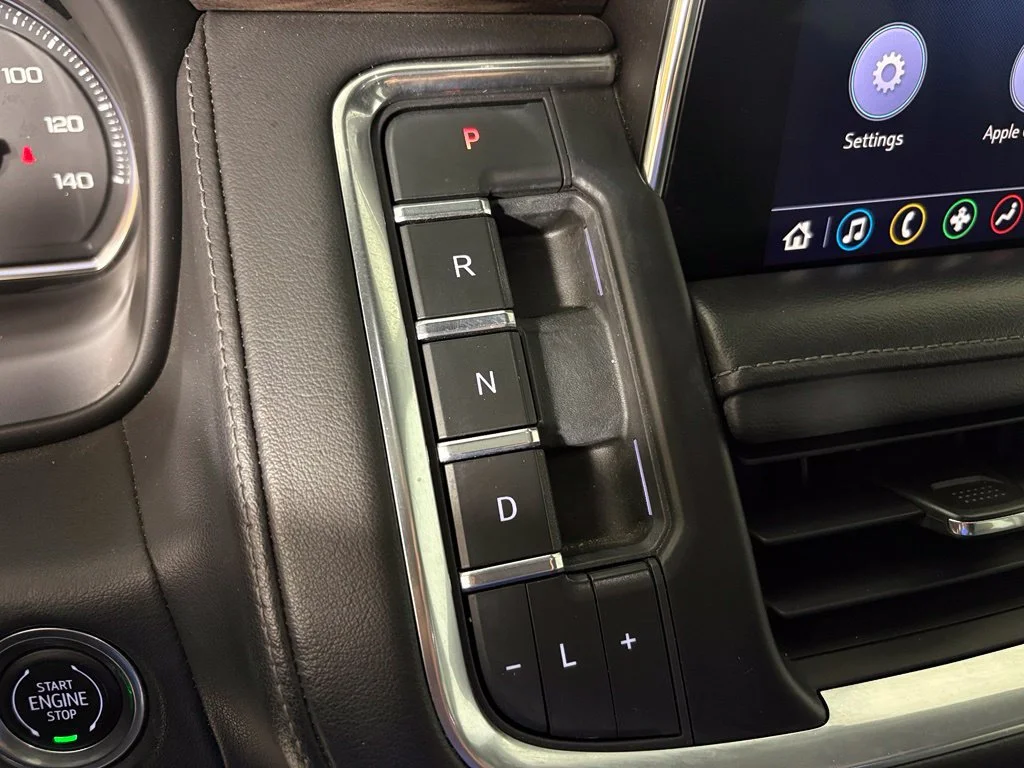Used 2021 Gray Chevrolet Z71 image 26