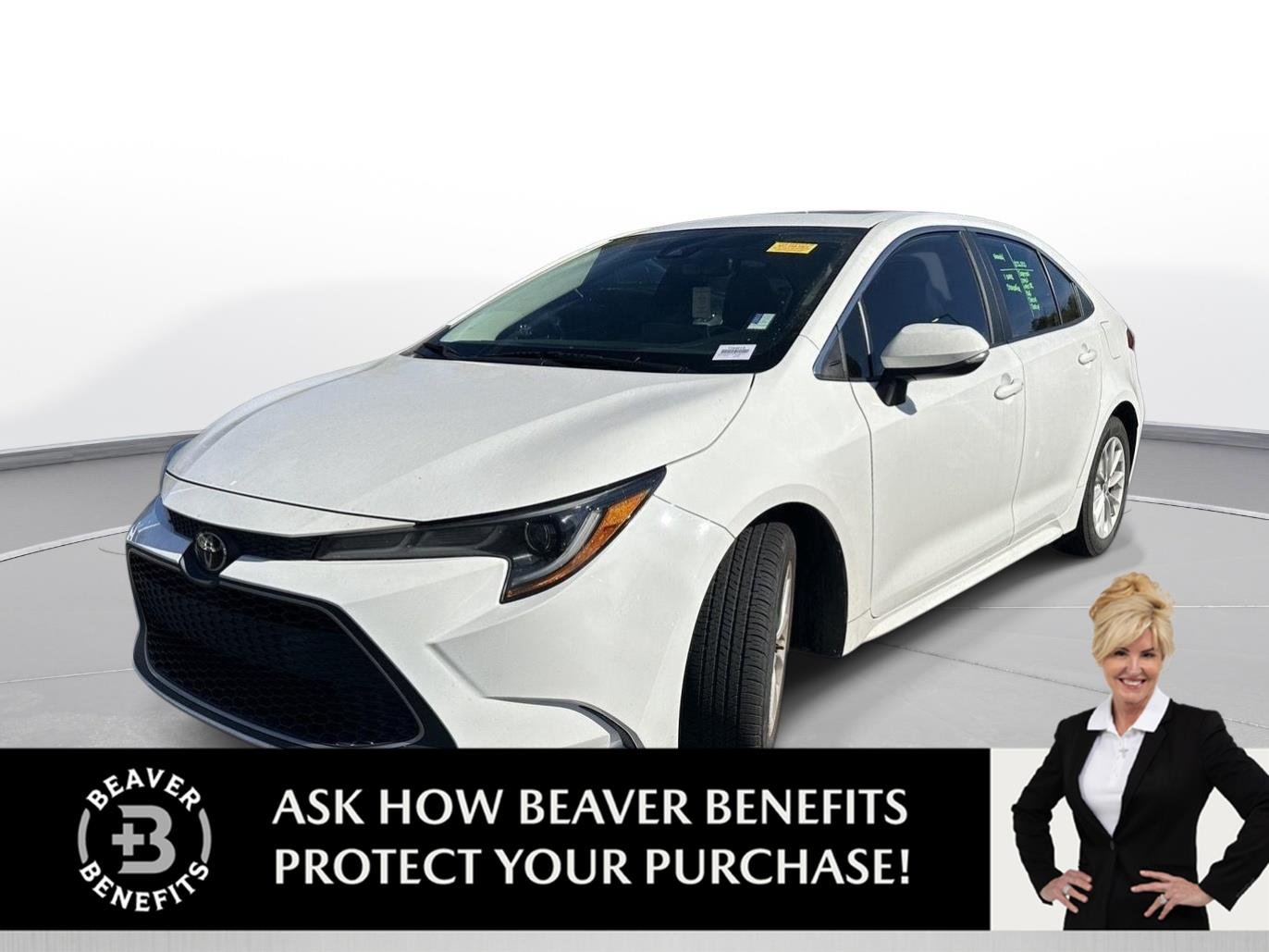 Certified Used 2021 Super White Toyota XLE image 1