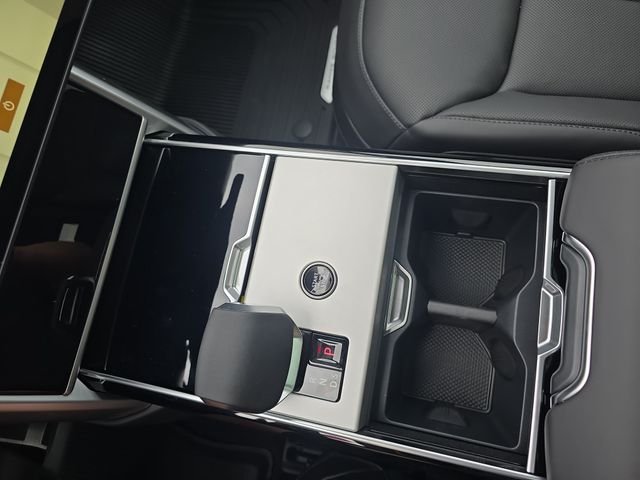 New 2026 Carpathian Grey Land Rover SE image 18