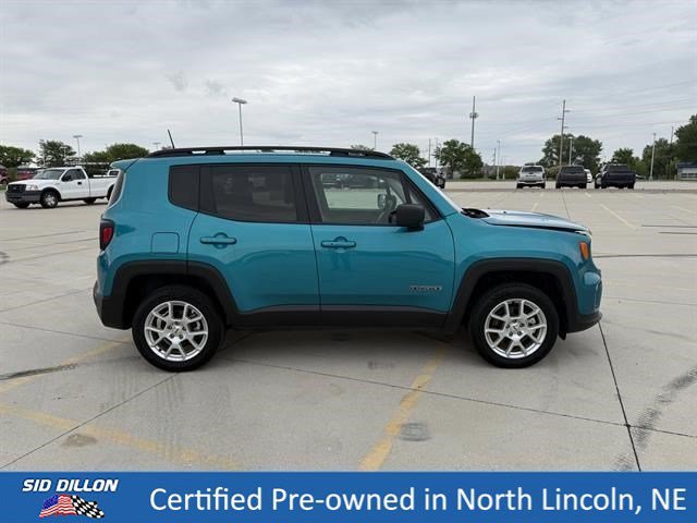 Used 2022 Bikini Metallic Clearcoat Jeep Latitude image 3