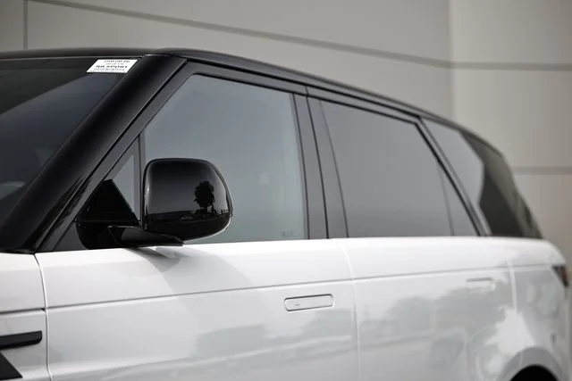 New 2026 Ostuni Pearl White Land Rover Dynamic SE image 3