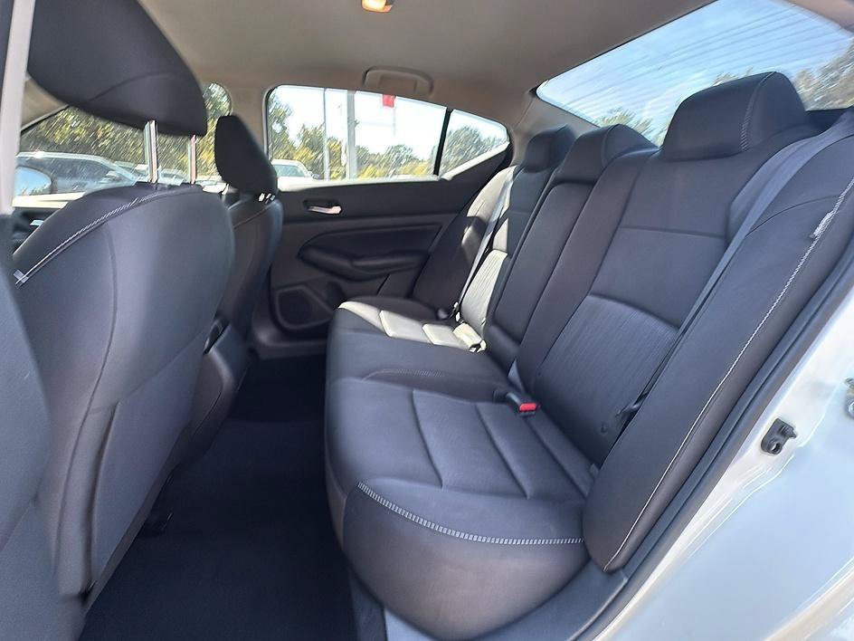 Used 2022 Glacier White Nissan 2.5 S image 24