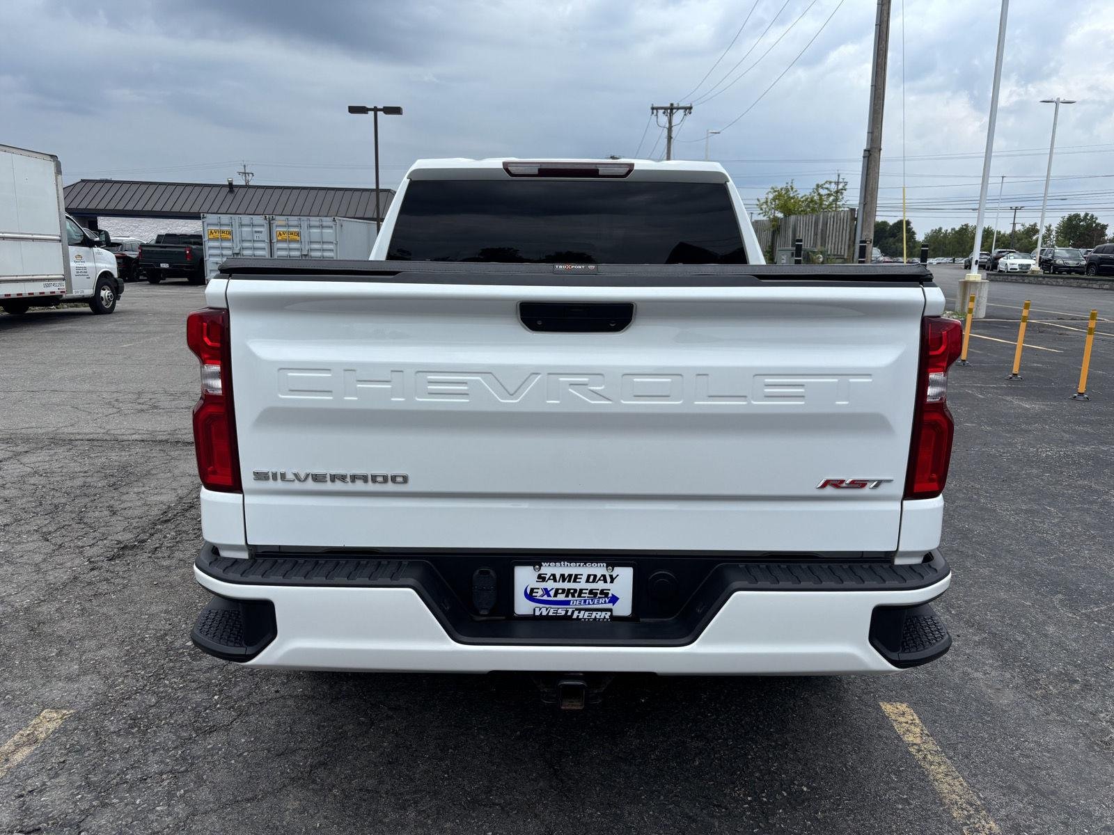 Used 2021 Summit White Chevrolet RST image 6