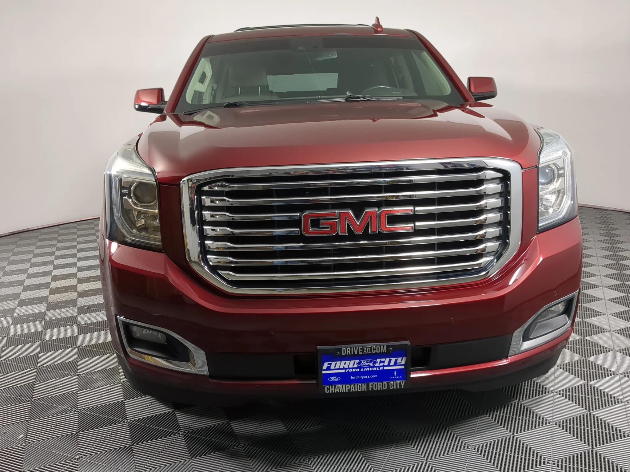 Used 2018 Crimson Red Tintcoat GMC SLT image 4