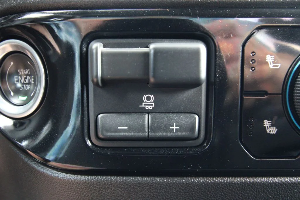 Used 2026 White Chevrolet RST image 28