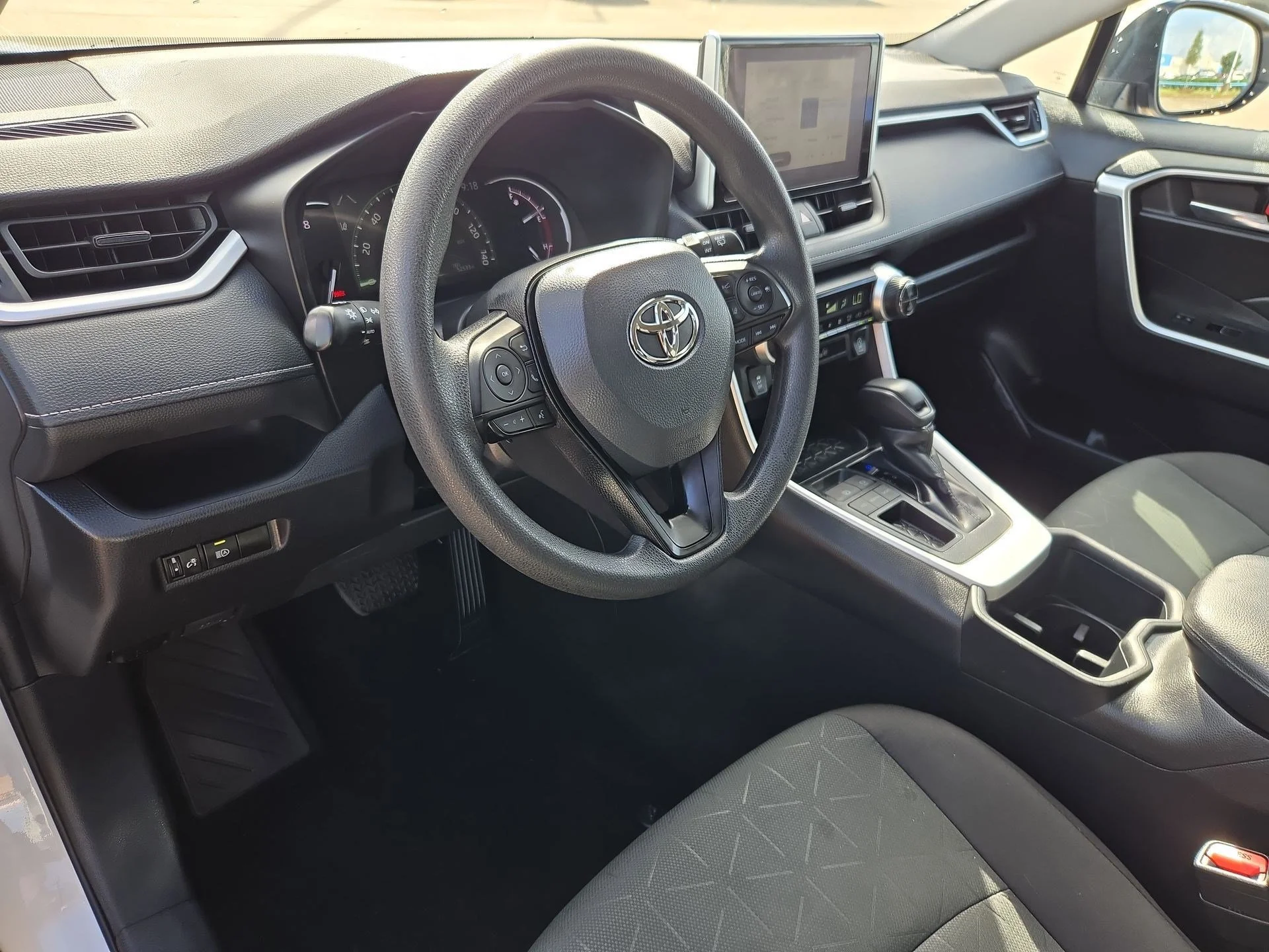 Used 2024 Wind Chill Pearl Toyota XLE image 12
