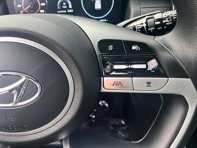 Used 2024 White Hyundai SEL image 24