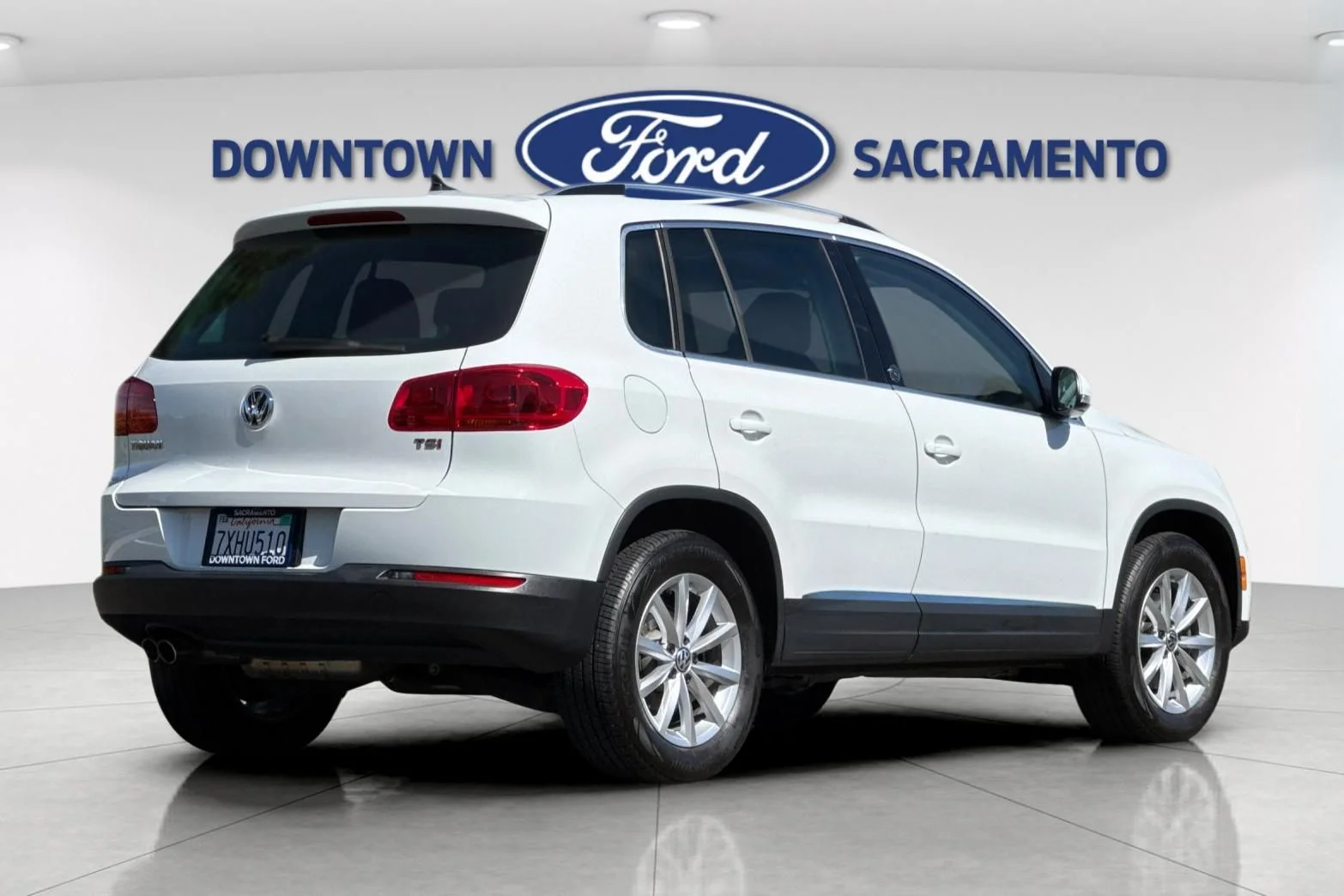 Used 2017 White Volkswagen 2.0T Wolfsburg Edition image 3