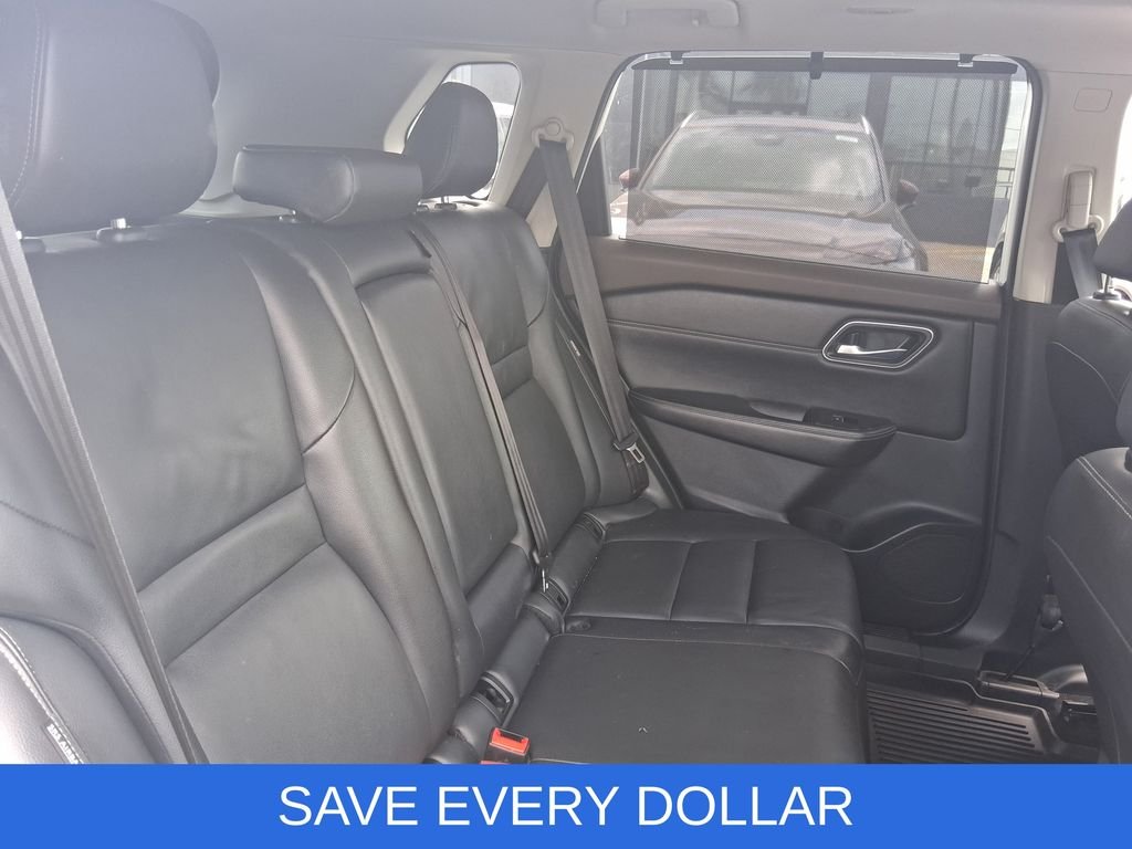Used 2021 White Nissan SL image 15