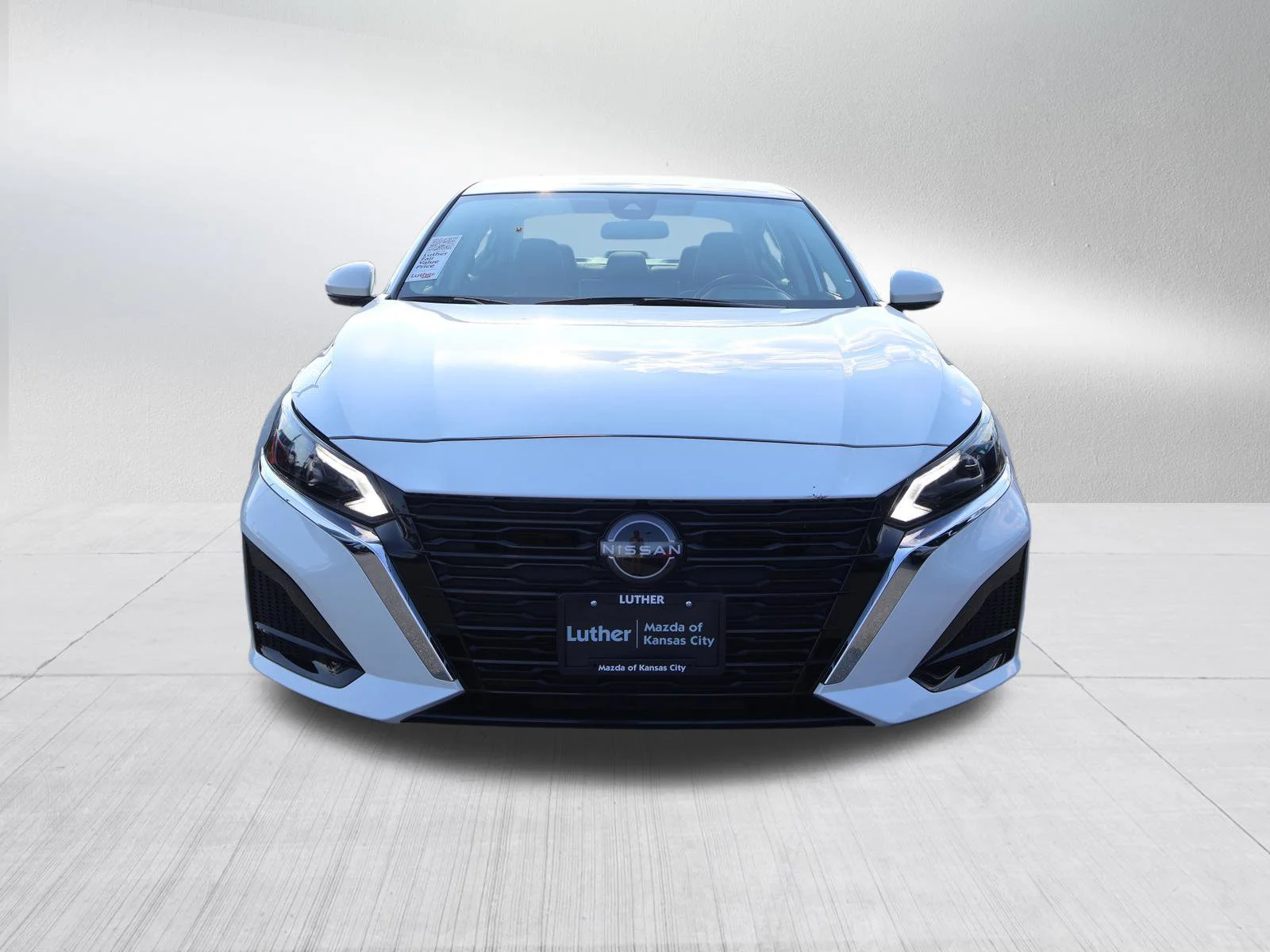 Used 2023 Nissan Altima SL with VIN 1N4BL4EWXPN405922 for sale in Kansas City