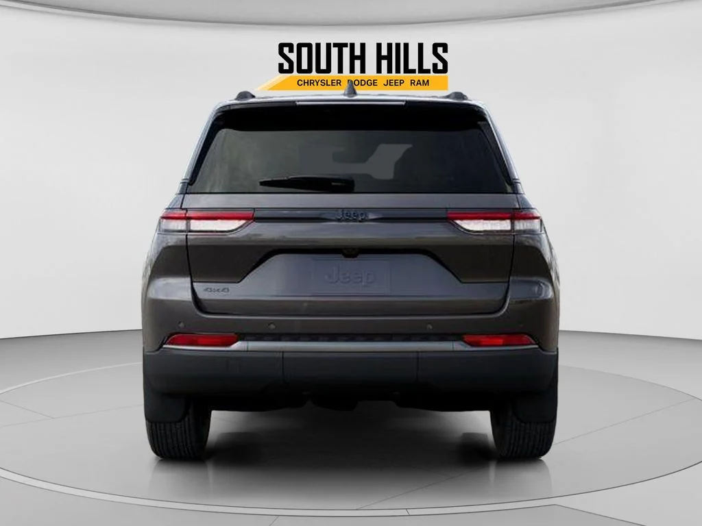 New 2026 Baltic Gray Metallic Clear-Coat Exterior Paint Jeep Altitude image 7