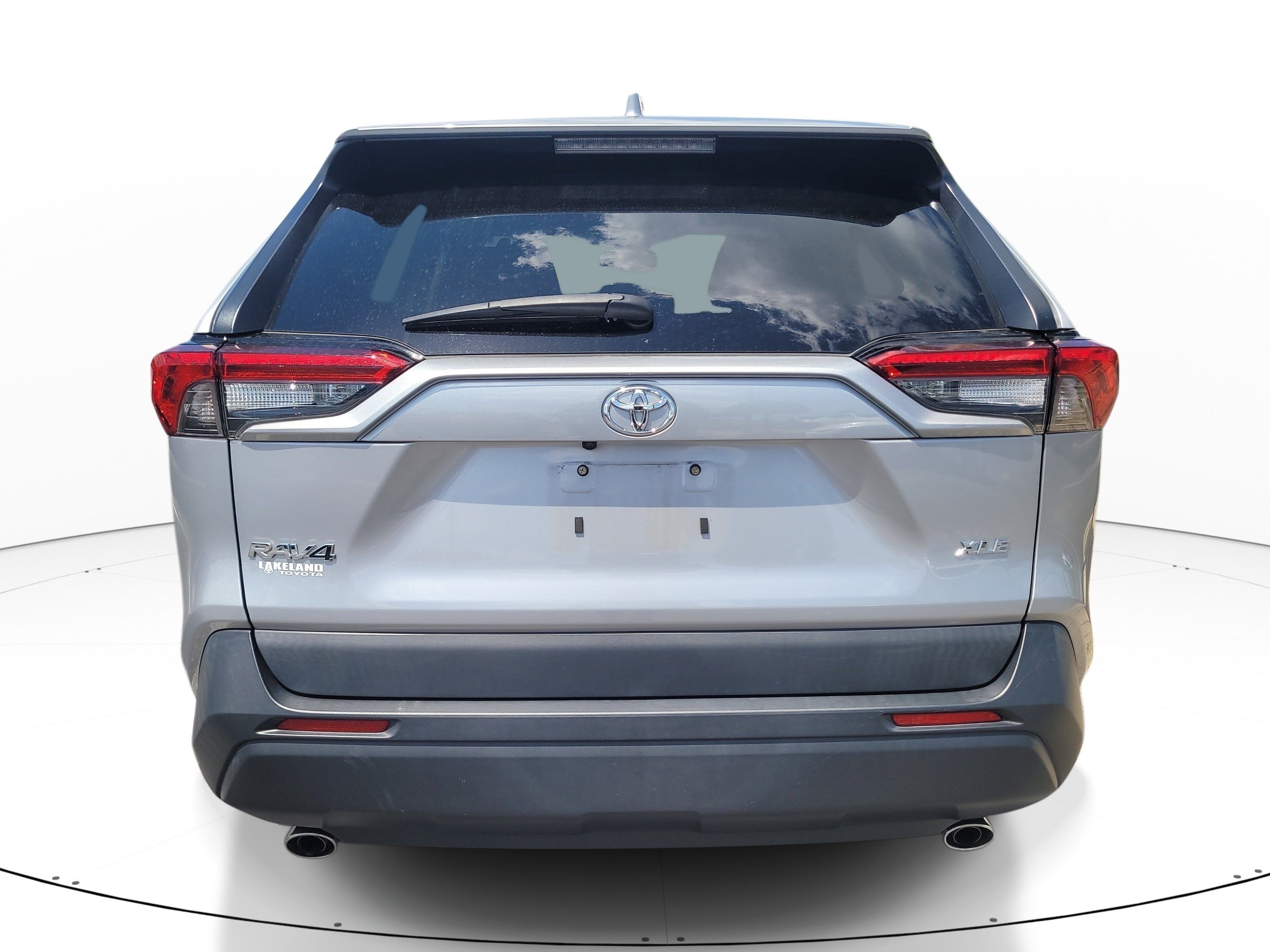 Used 2023  Toyota XLE image 6