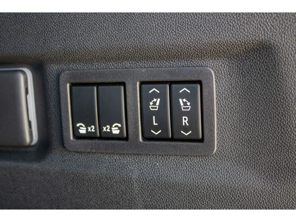2026 Chevrolet Suburban Premier - Photo 12
