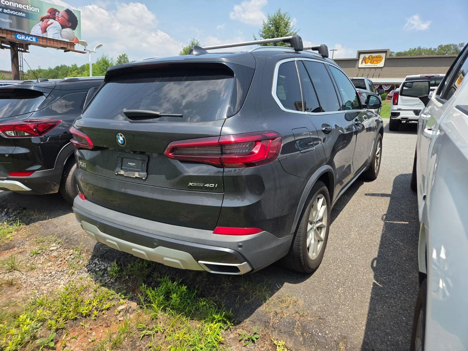 Used 2019 Grey BMW xDrive40i image 5