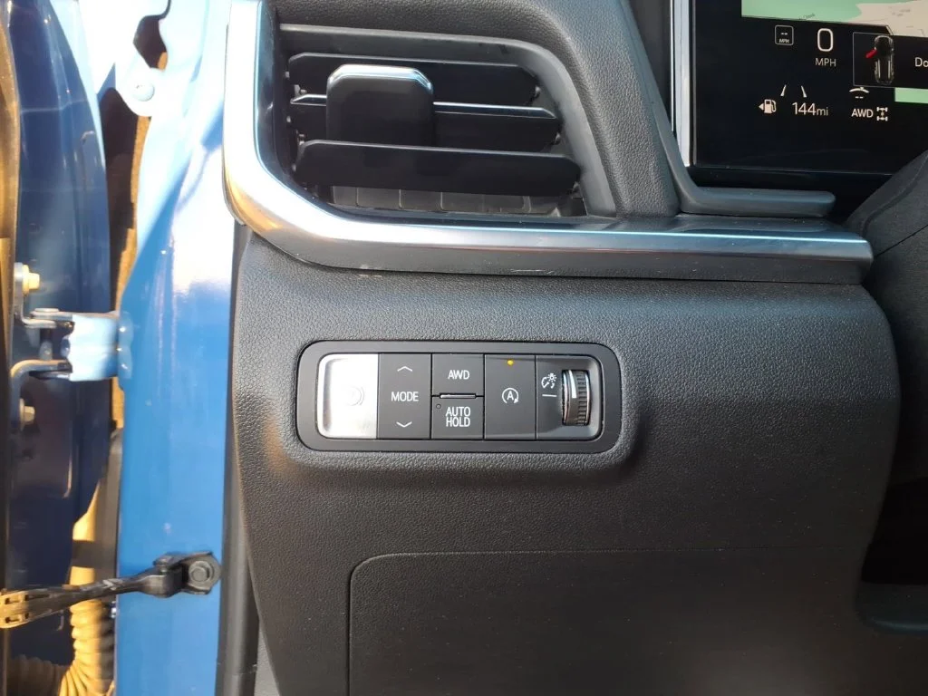 Used 2025 Blue GMC Elevation image 29