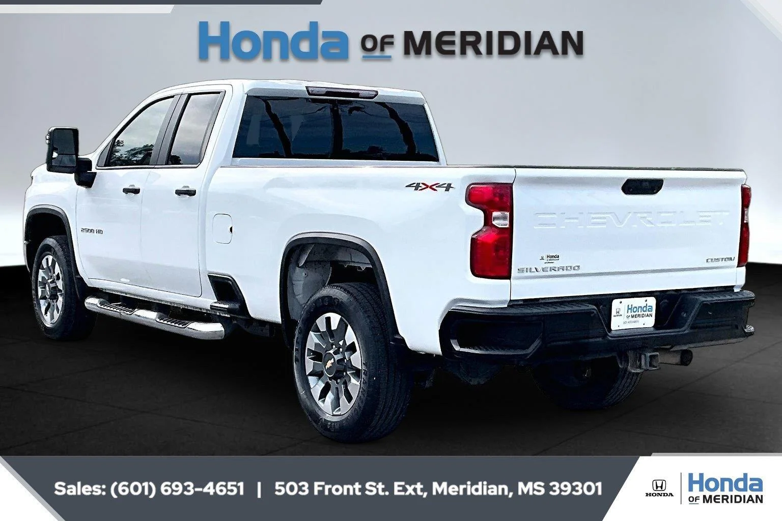 Used 2023 Summit White Chevrolet Custom image 2