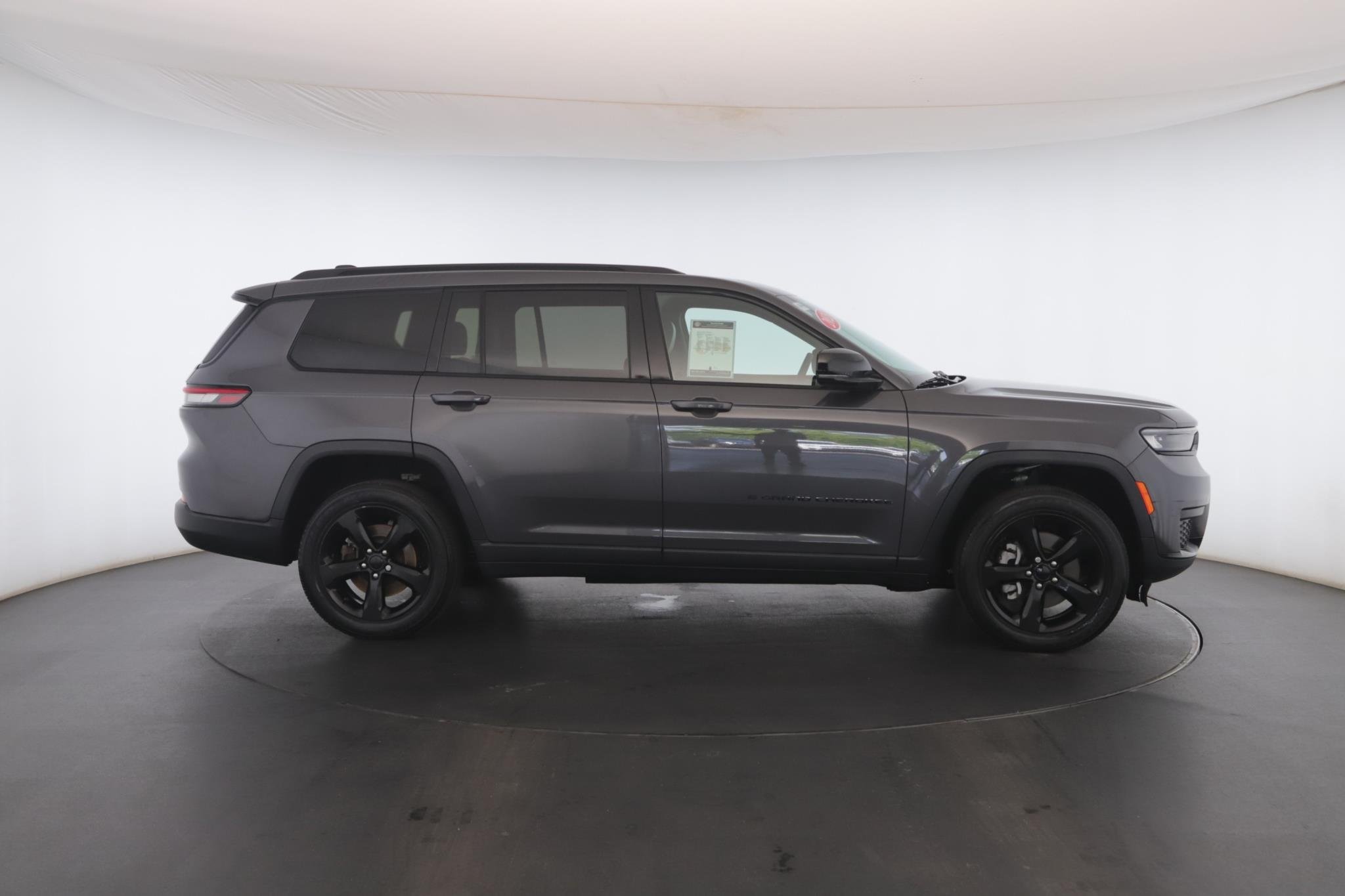 Used 2023 Baltic Gray Metallic Clearcoat Jeep Altitude 4x4 image 23