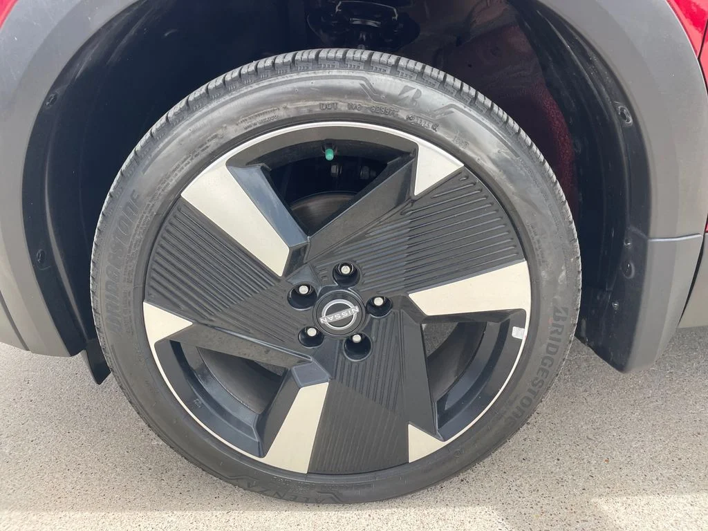 Used 2025 Red Nissan SR image 27
