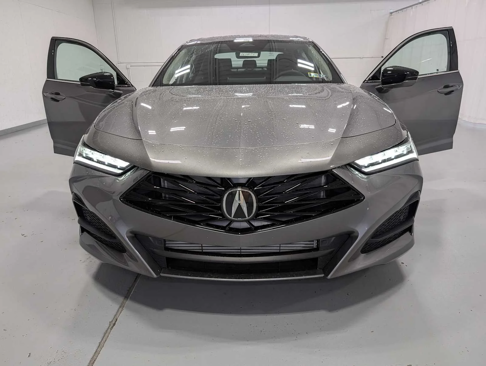 Used 2025 Liquid Carbon Metallic Acura w/Technology Package image 13