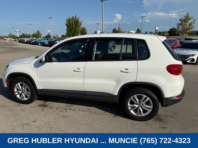 Used 2012 White Volkswagen S image 4