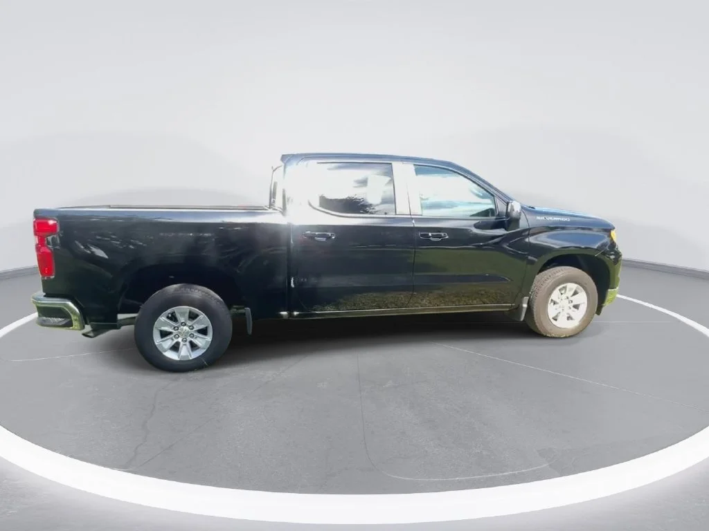 Used 2026 Black Chevrolet LT image 9