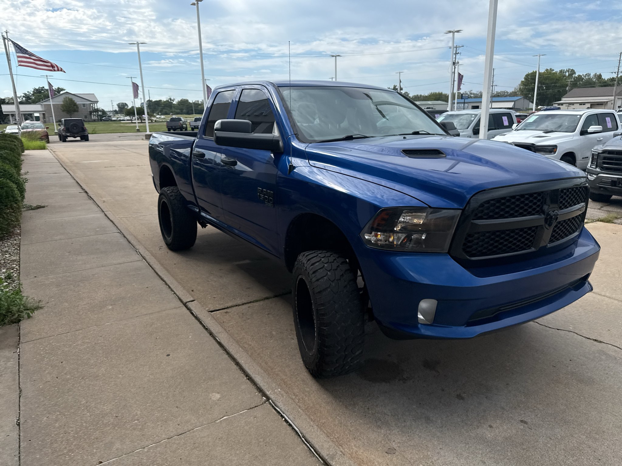 Used 2019 Blue Ram Express image 4