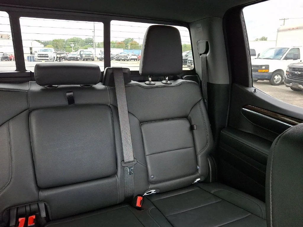 Used 2024 Summit White Chevrolet RST image 21