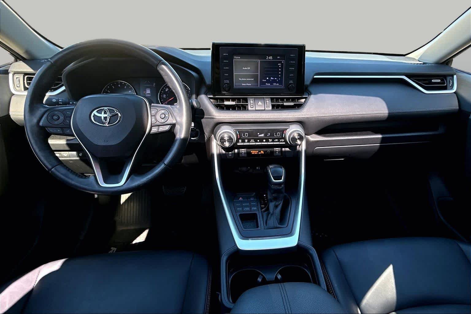 Used 2019 Midnight Black Metallic Toyota XLE Premium image 16