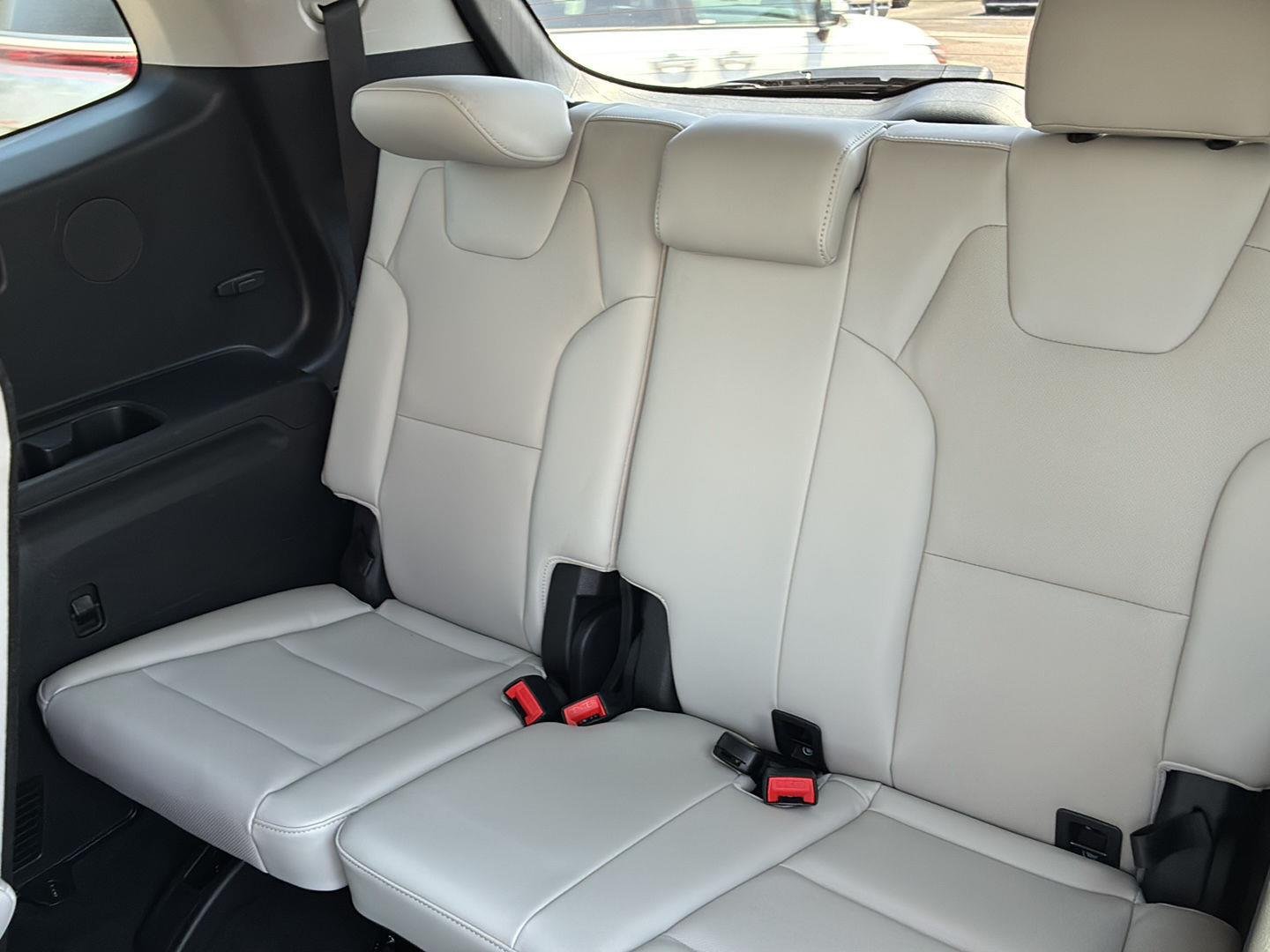 Used 2025 Glacial White Pearl Kia S image 19