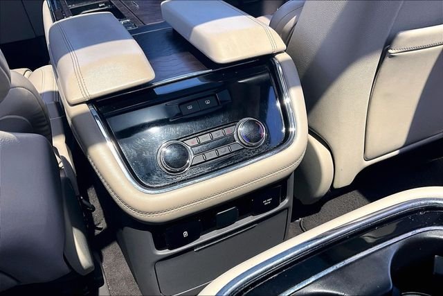 Used 2020 White Lincoln Reserve image 34