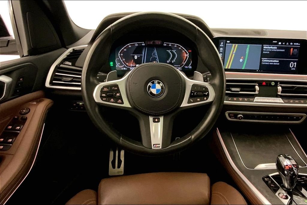 Used 2022 Mineral White Metallic BMW  image 4