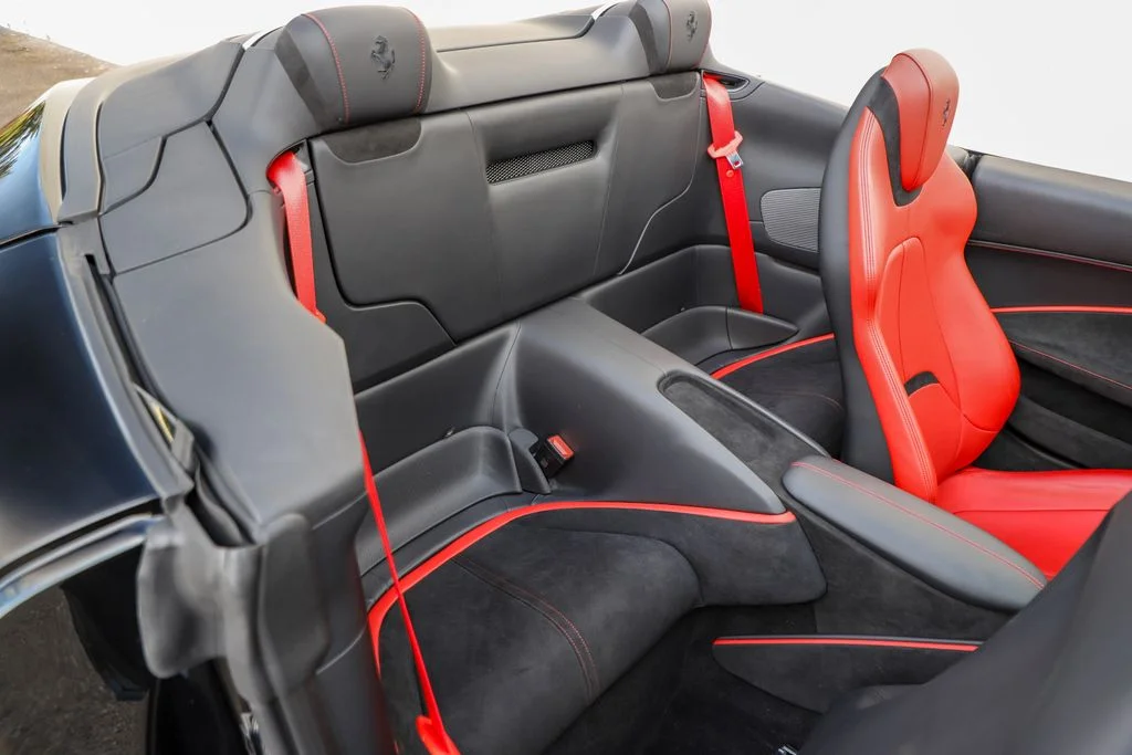 Used 2025 Nero Ferrari Spider image 42