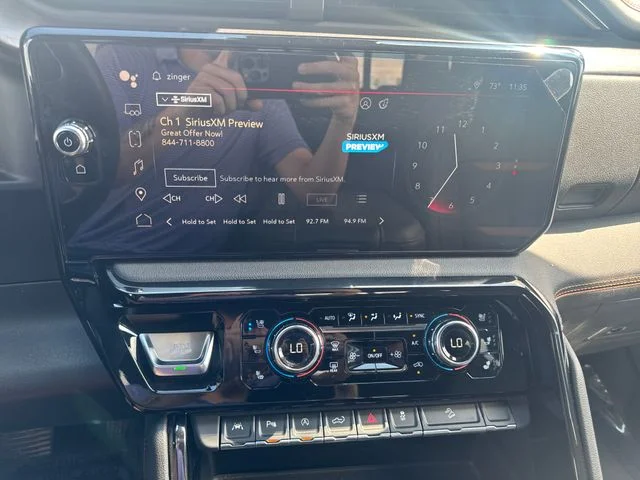 Used 2023  GMC AT4 image 24