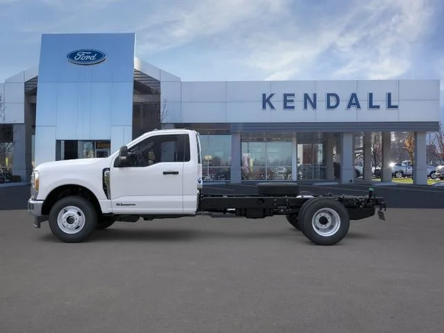 New 2026 Oxford White Ford XL image 3