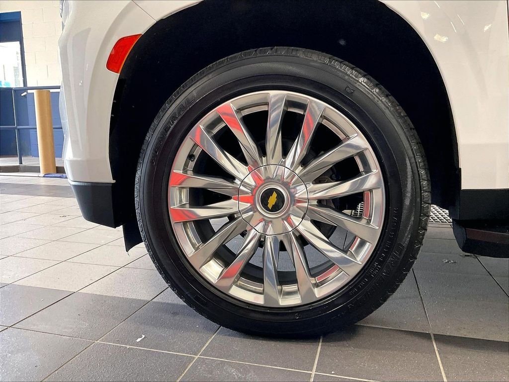Used 2023 White Chevrolet LT image 7