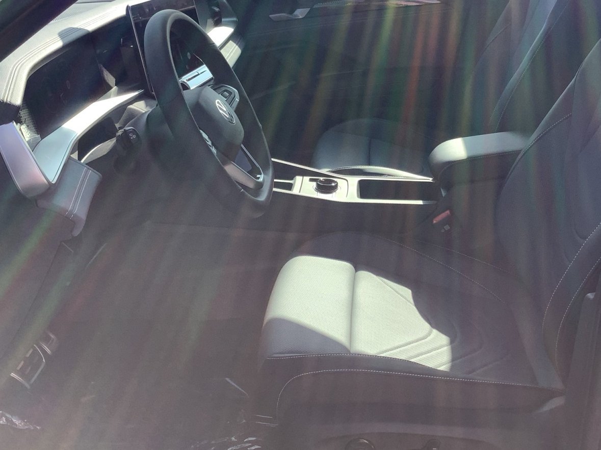 New 2026 Opal White w/Deep Black Roof Volkswagen SE R-Line Black image 22