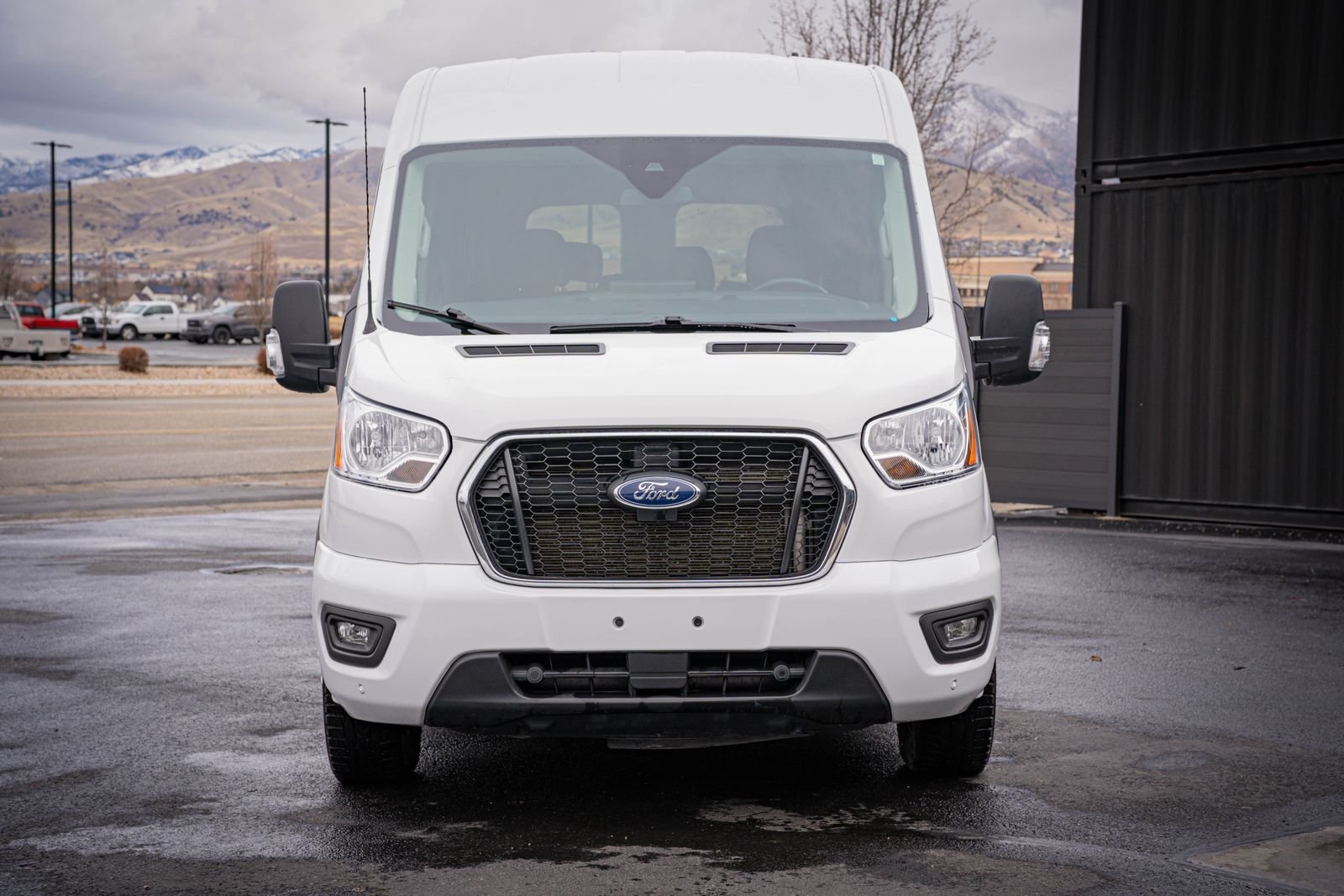 Used 2022  Ford  image 2