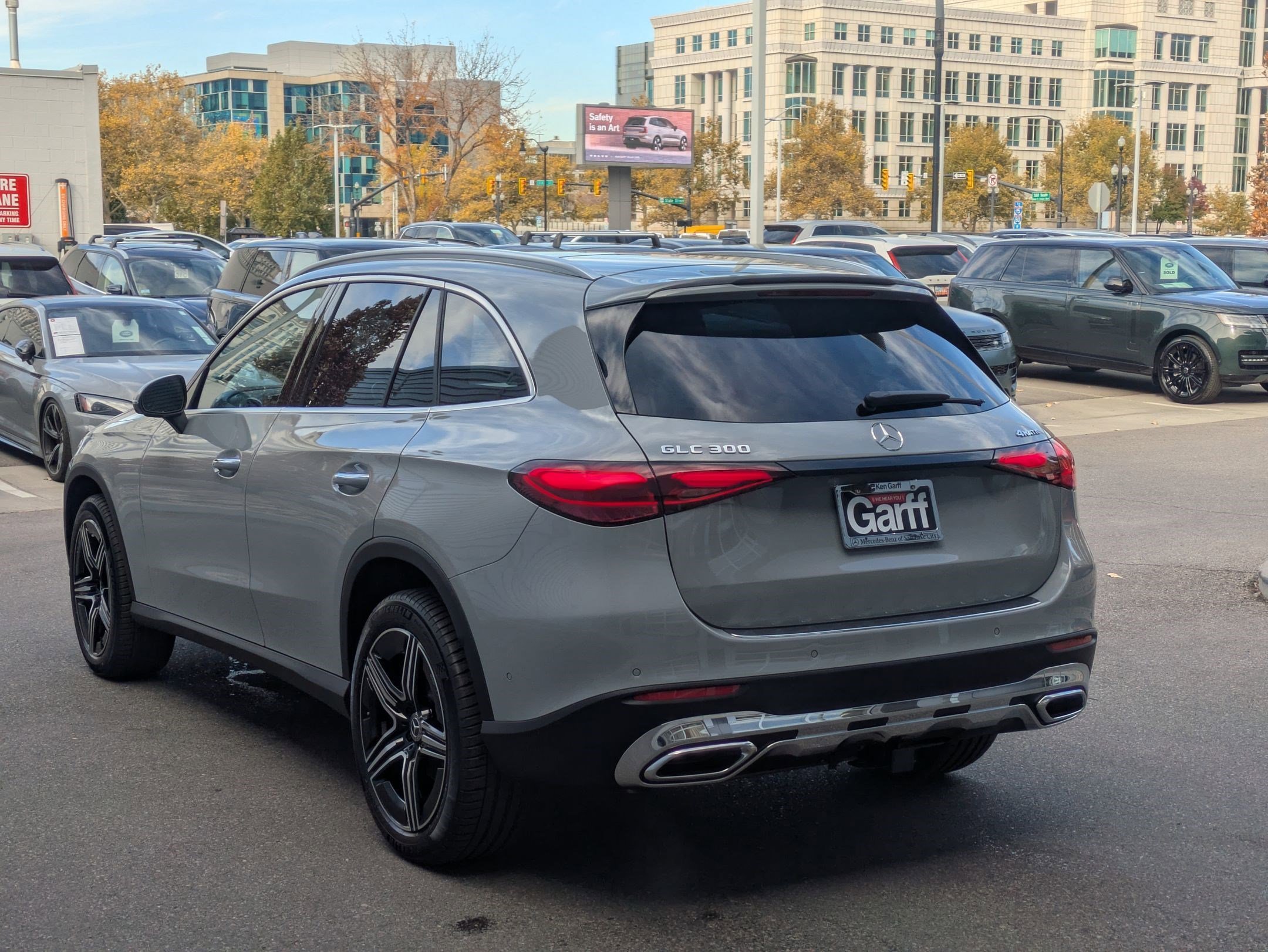 New 2026 MANUFAKTUR Alpine Grey Mercedes-Benz GLC 300 image 5