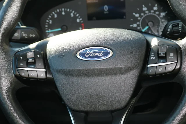 Used 2022 White Metallic Ford SE image 24