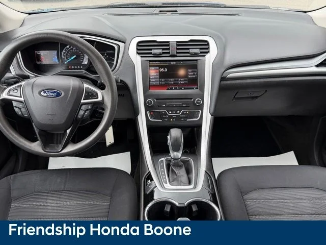 Used 2016 Blue Ford SE image 34