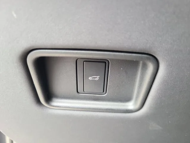 Used 2023 Gray Land Rover SE image 26