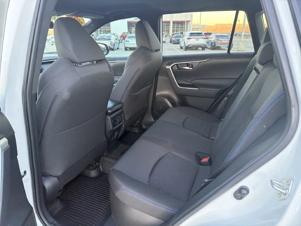 2024 Toyota RAV4 SE - Photo 29