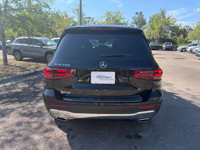 Used 2025  Mercedes-Benz GLB 250 image 5
