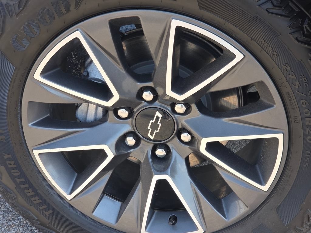 Used 2023 Dark Ash Metallic Chevrolet Z71 image 20