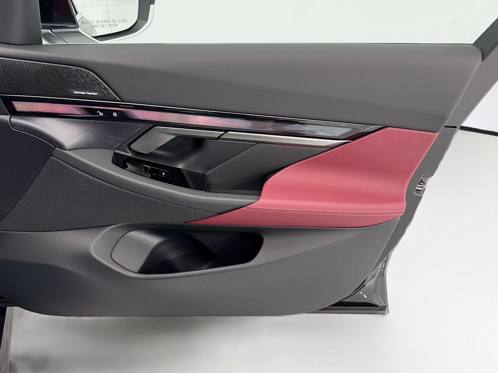 New 2027 Dk. BMW 530i image 24